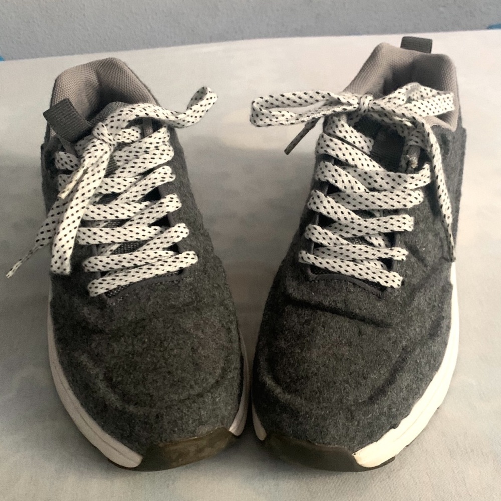 Zara Gray Kicks, size 38.